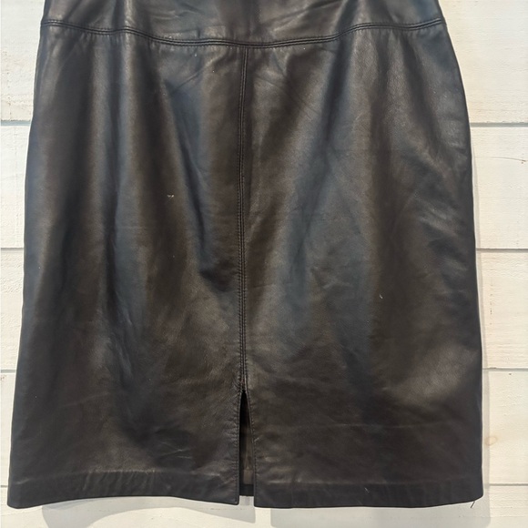 Croft & Barrow Black Leather Skirt. Size 8 - Picture 6 of 12